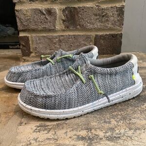 Hey Dude Kids shoes Youth Size 3-4 Wally Great Condition